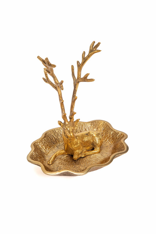 Plato Decorativo de Metal Dorado con Figura de Ciervo