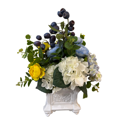 Arreglo Floral "Antique Olivo Azul" – Jardinera de Cerámica Clásica con Arándanos y Hortensias