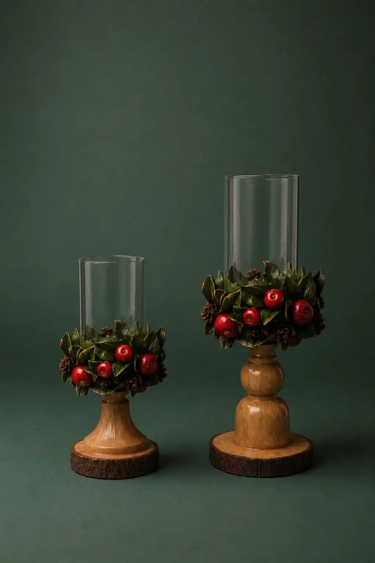 Set de 2 Portavelas de Madera con Cúpula de Vidrio y Follaje Navideño