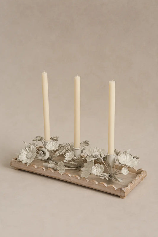 Bandeja Portavelas de Madera con Flores de Metal Blanco para 3 Velas