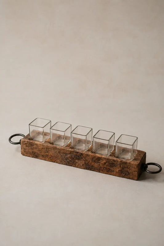 Portavelas de Madera Rústica con 5 Vasos de Vidrio y Asas de Metal